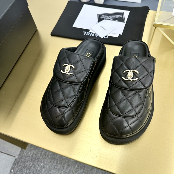 サンダル正面デザイン